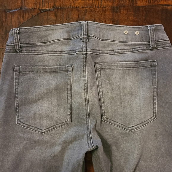 Cabi jeans. Grey with zipper detail. Skinny - Picture 6 of 6